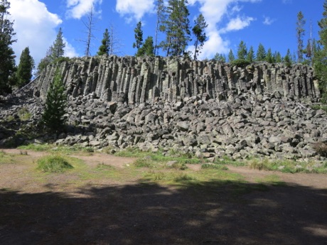 Sheepeater Cliff, basalt lava formed 500,000 years ago